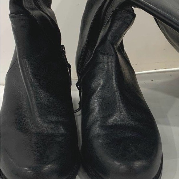Stuart Weitzman Classic Leather Knee High Boots SZ 7 - Picture 8 of 16